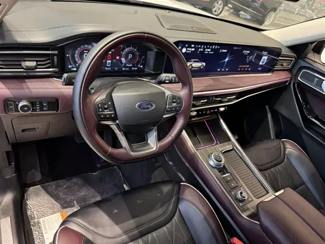 Ford Explorer — Фото автомобиля 12