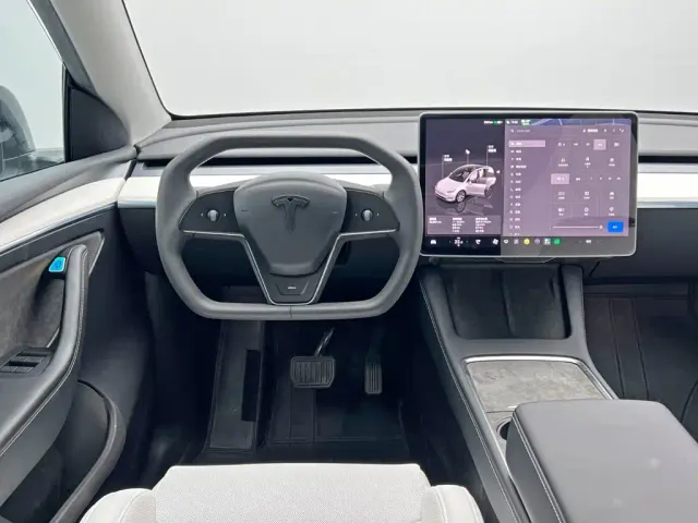 Tesla Model Y — Фото автомобиля 20