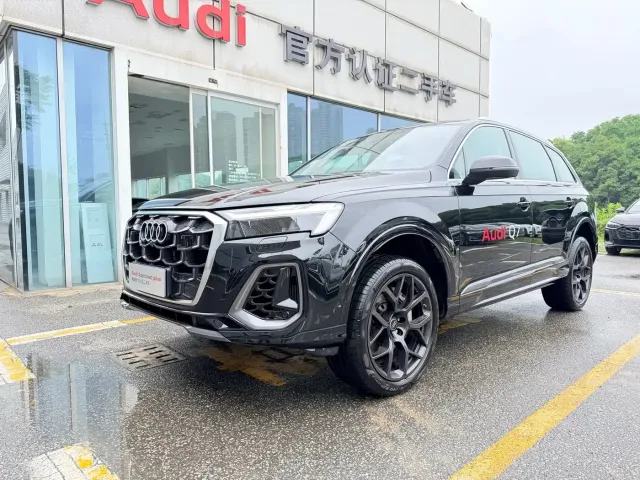 Фотография автомобиля — Audi Q7
