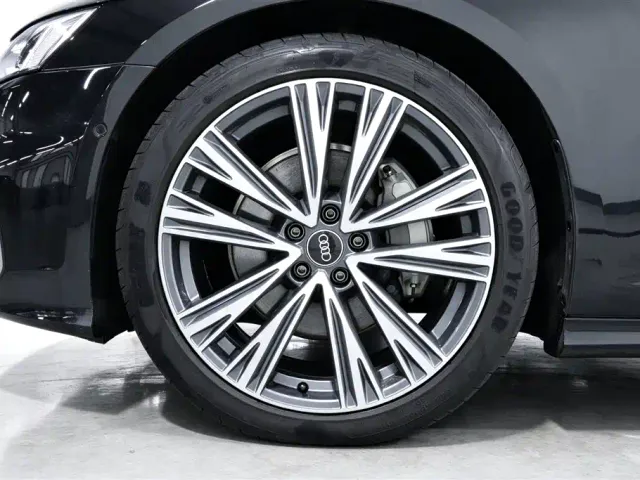 Audi A6L — Фото автомобиля 19