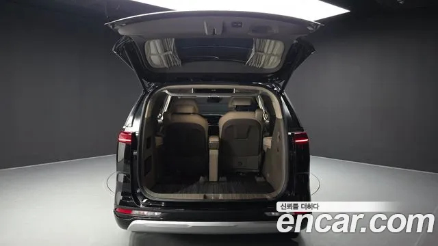 Kia Canival Carnival 4 поколение Бензин 4 места Hi-Limousine — Фото автомобиля 20