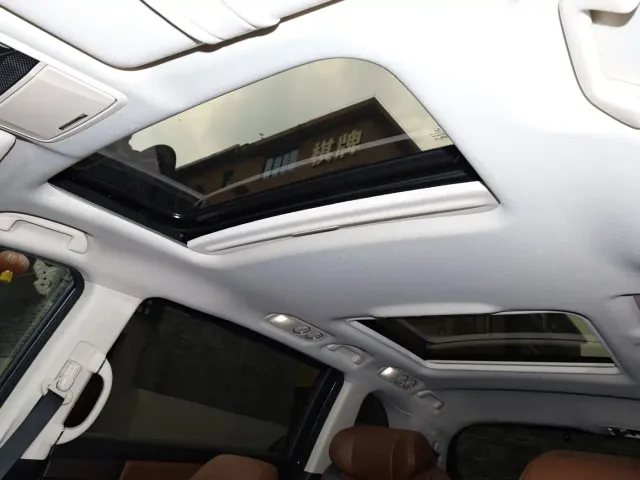 Honda Odyssey 2022 2.0L e:HEV Sharp Supreme Edition — Фото автомобиля 25