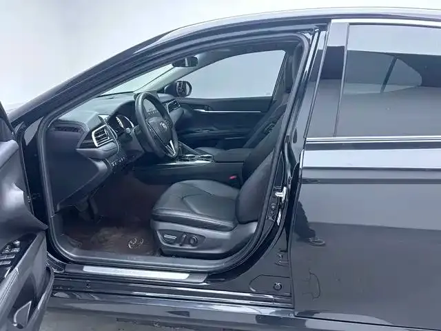 Toyota Camry — Фото автомобиля 12