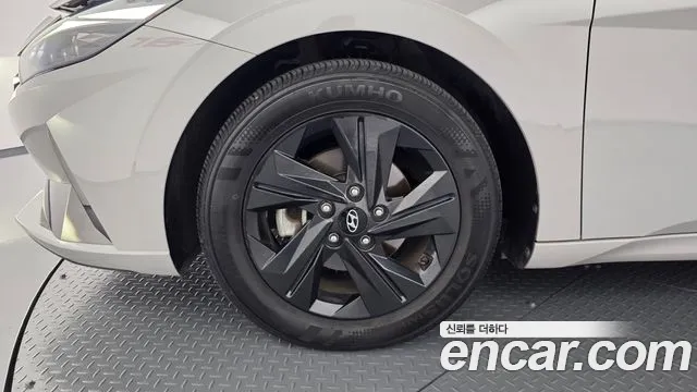 Hyundai Avante CN7 — Фото автомобиля 5