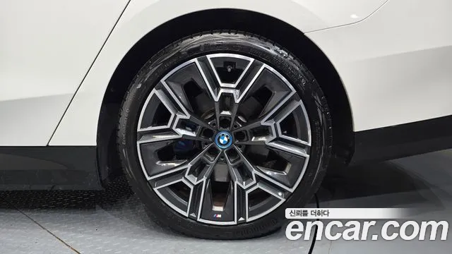 BMW 5-Series 5 серия (G60) — Фото автомобиля 6