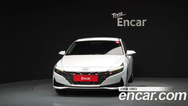 Hyundai AVANTE Avante (CN7) — Фото автомобиля 3