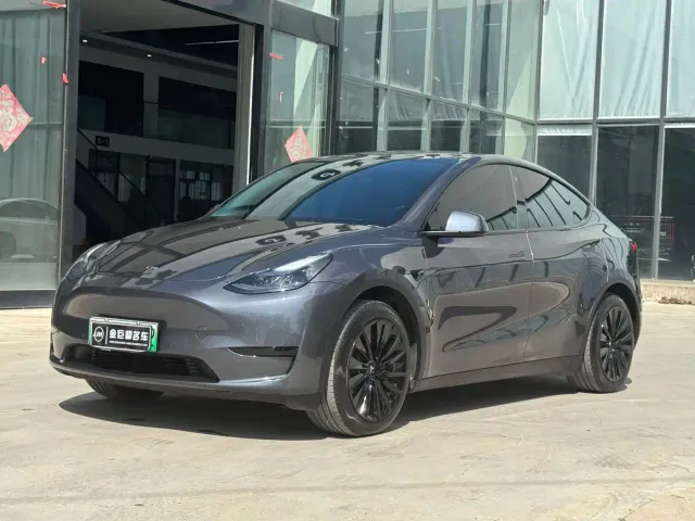 Фотография автомобиля — Tesla Model Y