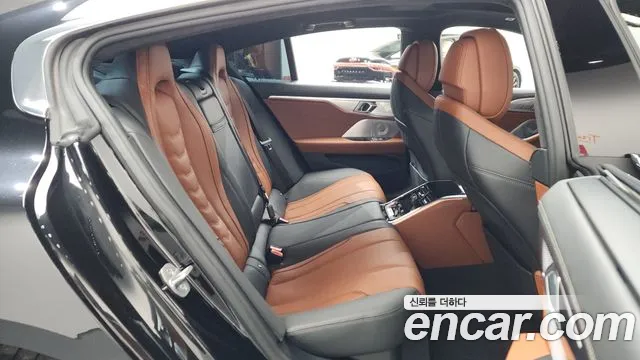BMW 8 Series G15 — Фото автомобиля 12