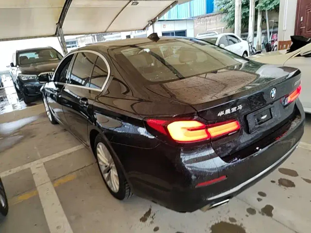BMW 5 Series — Фото автомобиля 4