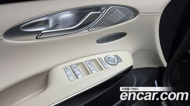 Genesis GV70 — Фото автомобиля 30