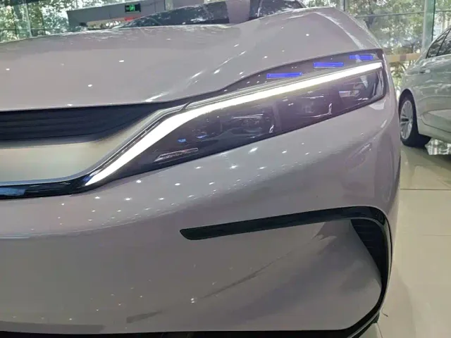 BYD Han — Фото автомобиля 23