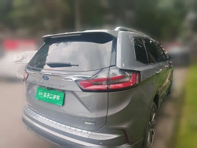 Ford Edge — Фото автомобиля 4
