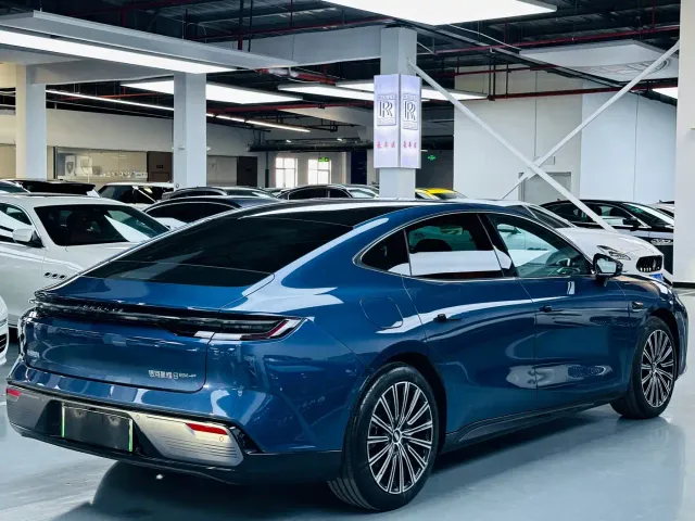 Geely Galaxy Xingyao 8 — Фото автомобиля 15