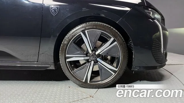 Peugeot 308 — Фото автомобиля 5
