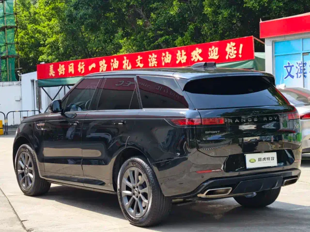 Land Rover Range Rover Sport — Фото автомобиля 10