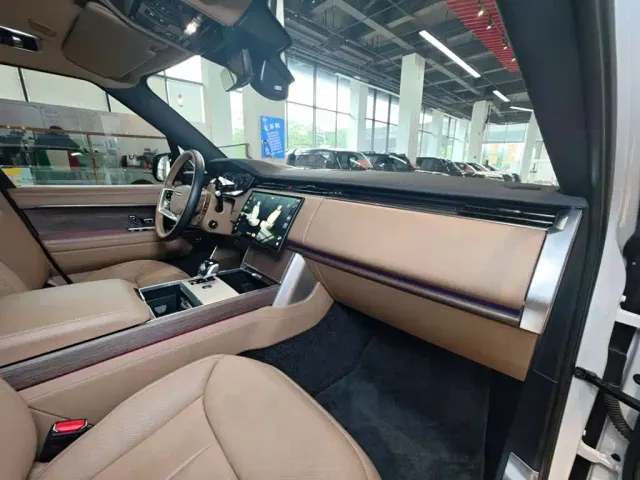 Land Rover Range Rover — Фото автомобиля 28
