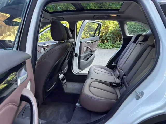 BMW X1 — Фото автомобиля 11