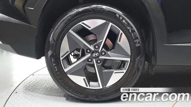 Hyundai Tucson Новый Tucson (NX4) Бензин 1.6 Turbo 4WD — Фото автомобиля 5