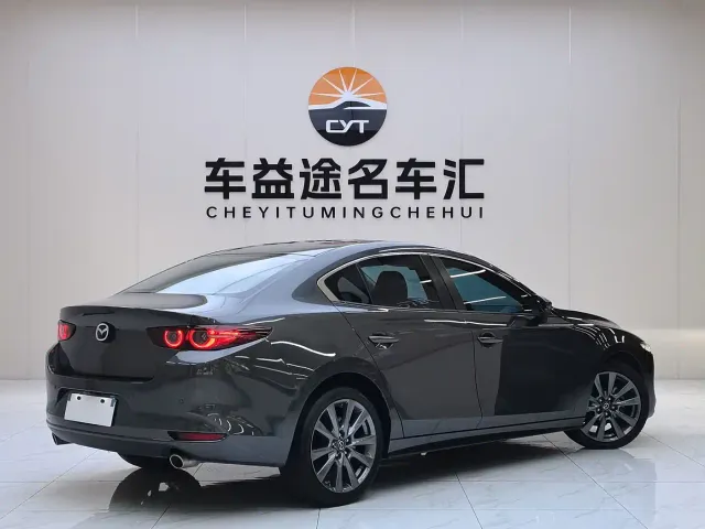 Mazda Axela — Фото автомобиля 3
