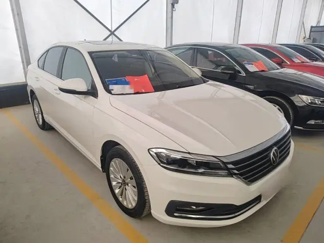 Volkswagen Lavida — Фото автомобиля 3
