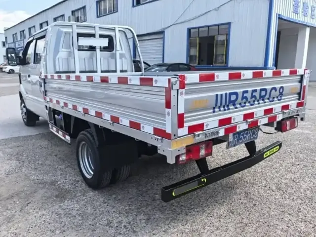 Changan Kuayue Kuayue King X5 2022 2.0T PLUS Luxury Truck Double-row Dual-rear-wheel 3600mm Wheelbase 3.05m D20TCIF13 — Фото автомобиля 4