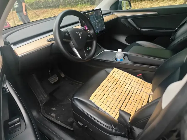 Tesla Model Y — Фото автомобиля 7