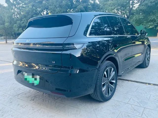 Li Auto L6 — Фото автомобиля 9