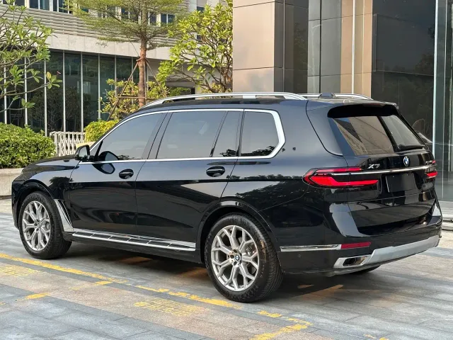 BMW X7 — Фото автомобиля 11