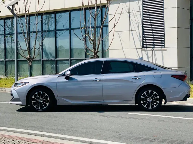 Toyota Avalon — Фото автомобиля 4