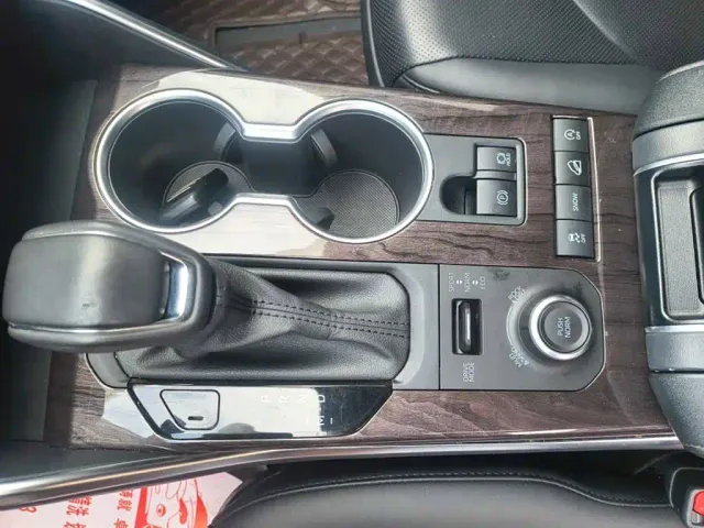 Toyota Highlander — Фото автомобиля 3
