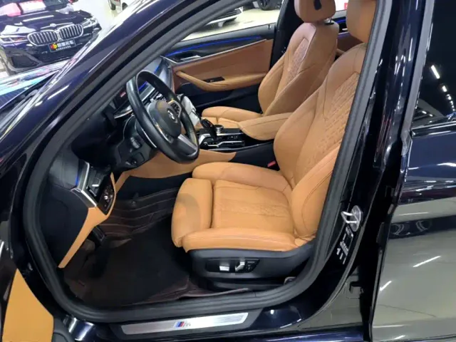 BMW 5 Series — Фото автомобиля 14