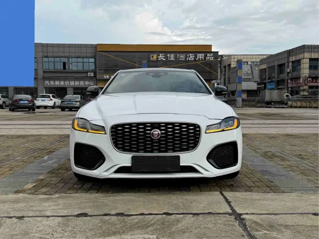 Jaguar XFL — Фото автомобиля 2
