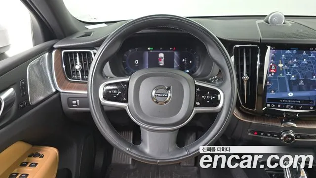 Вольво XC60 — Фото автомобиля 13