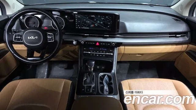 Kia Carnival Generation 4 — Фото автомобиля 7