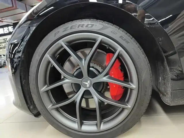 Tesla Model 3 — Фото автомобиля 22