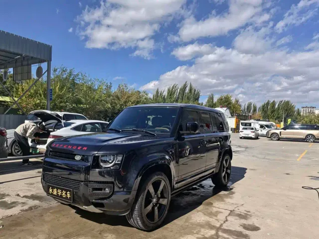 Land Rover Defender — Фото автомобиля 2
