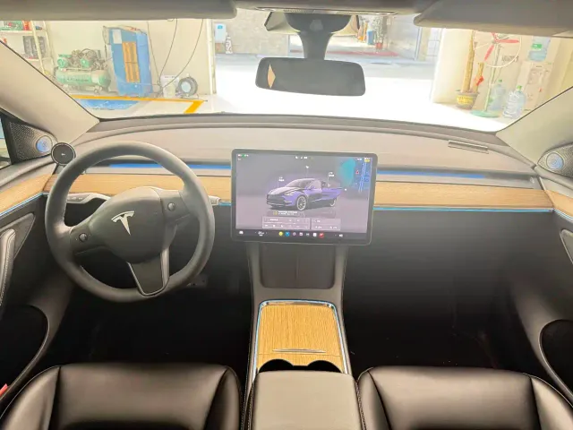 Tesla Model Y — Фото автомобиля 4