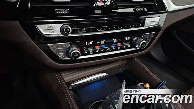BMW 5 Series G30 — Фото автомобиля 17