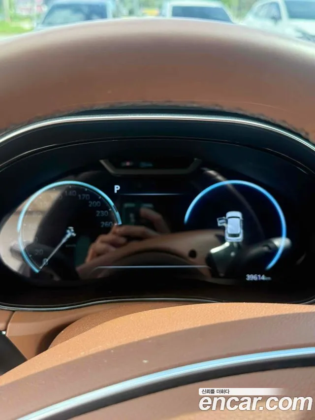 Genesis GV70 — Фото автомобиля 12