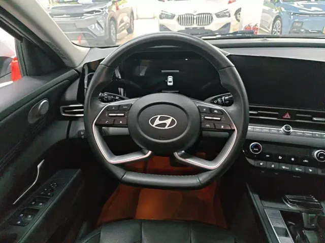 Hyundai Elantra — Фото автомобиля 10