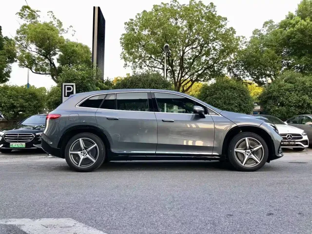 Mercedes-Benz EQS SUV — Фото автомобиля 4