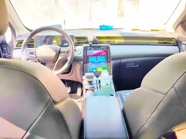 Roewe RX5 — Фото автомобиля 12