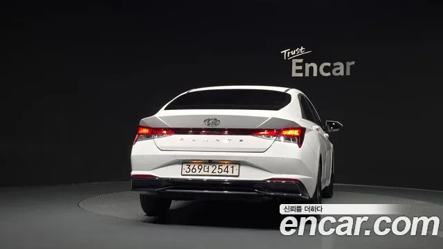 Hyundai Avante CN7 — Фото автомобиля 4