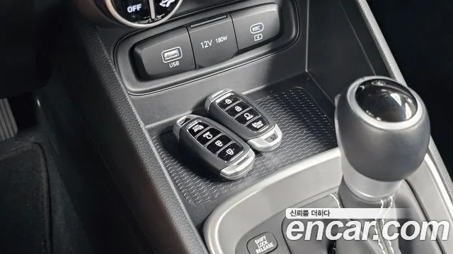 Hyundai Venue — Фото автомобиля 22