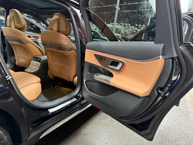 Mercedes-Benz E-Class — Фото автомобиля 22