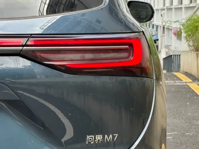 Aito M7 — Фото автомобиля 16