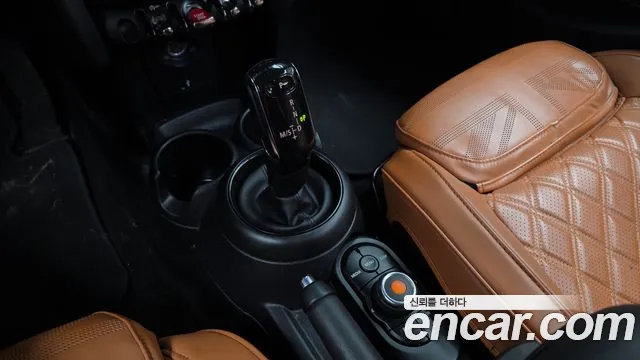 Mini Cooper Cooper 5 дверей Classic — Фото автомобиля 9