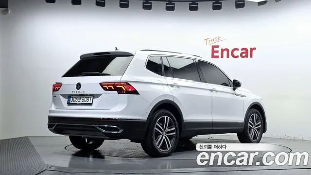 Volkswagen Tiguan — Фото автомобиля 2