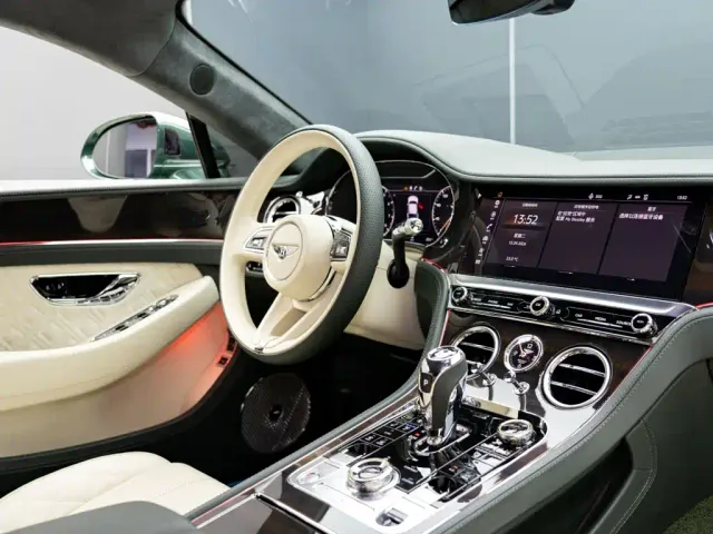 Bentley Continental — Фото автомобиля 16