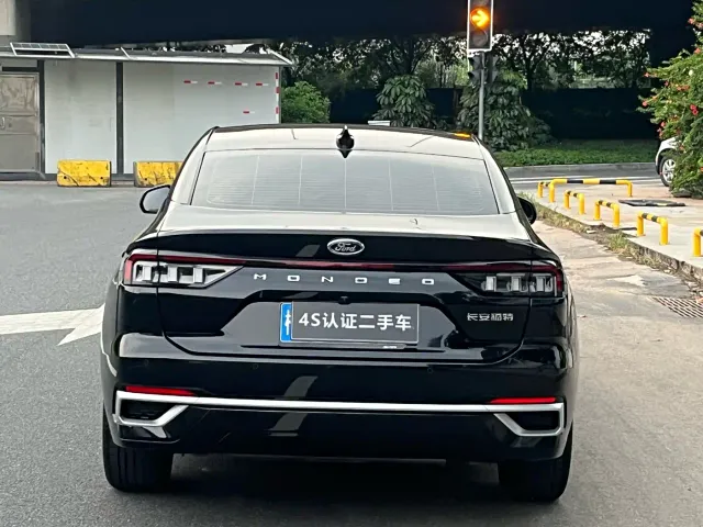 Ford Mondeo — Фото автомобиля 6